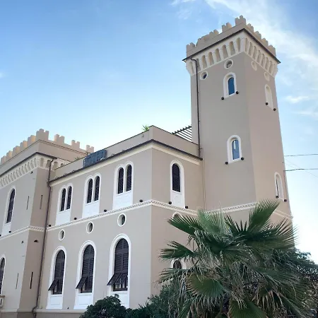 فندق Castello Miramare 3*