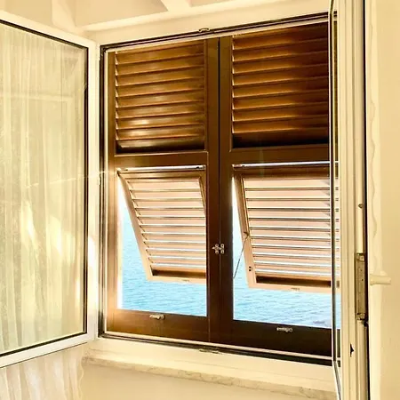 Castello Miramare 3* جنوة