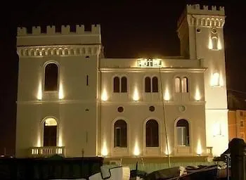 Castello Miramare فندق 3*
