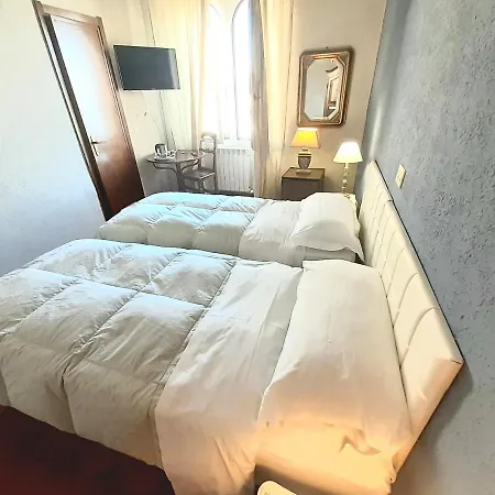 Castello Miramare فندق