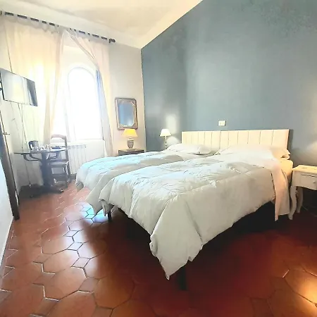 فندق Castello Miramare 3*
