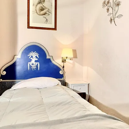 Castello Miramare מלון